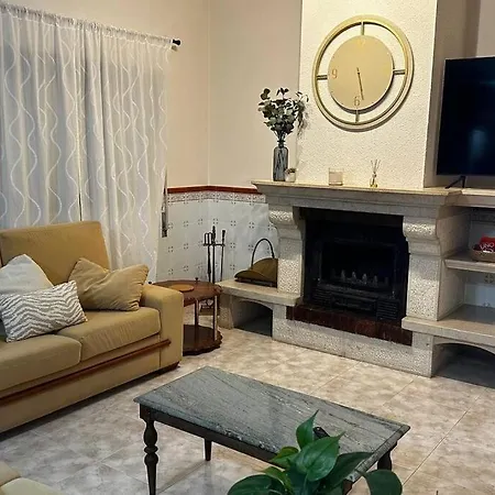 بيت للعطل Casa Sol E Mar By Ferias Em Figueira فيغيورا دا فوز